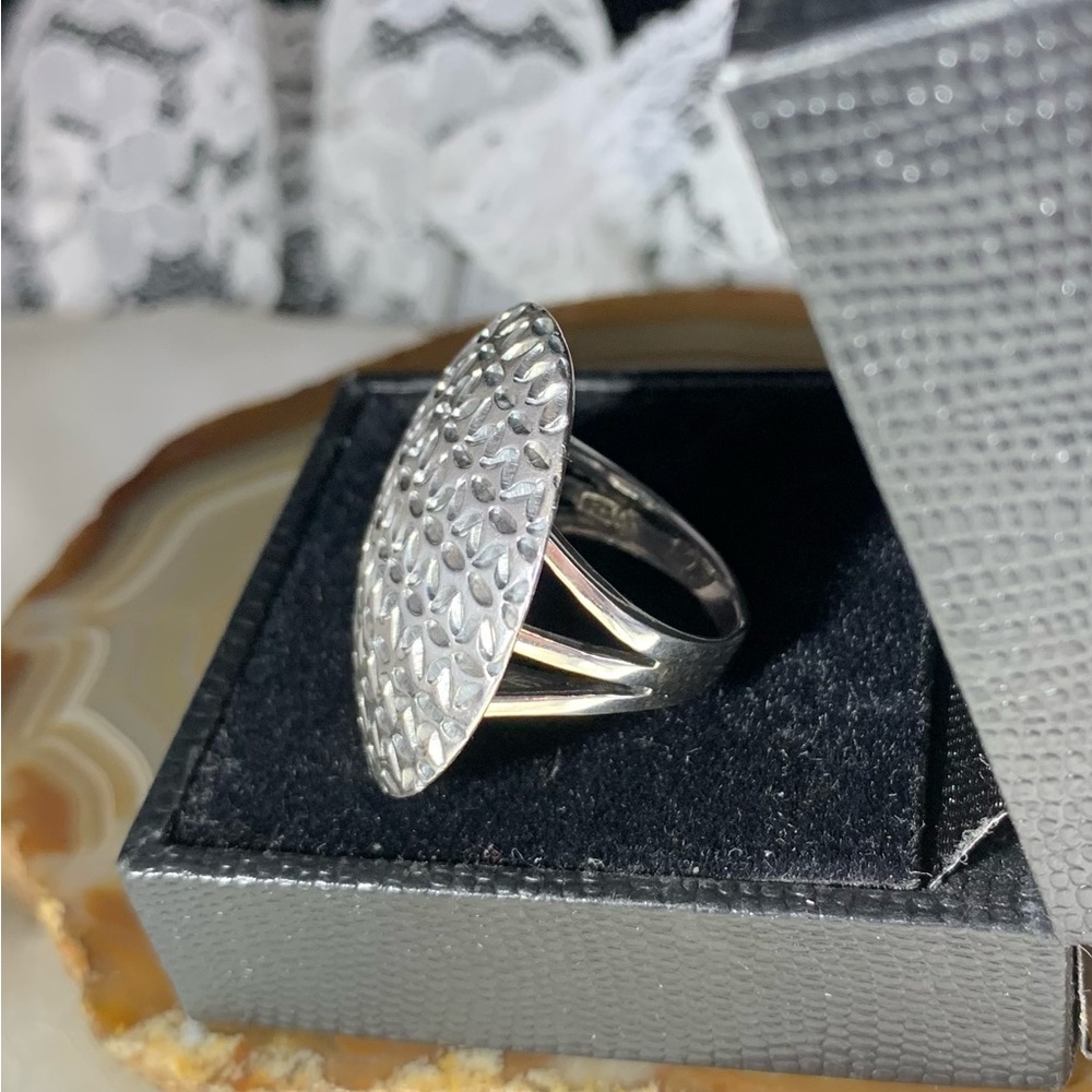 STERLING SILVER ROUND ETCHED RING SIZE 6 - Picture 2 of 5